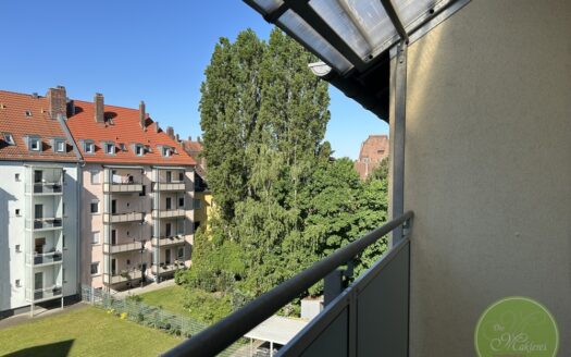 ... ZWEITEN Balkon mit  ...